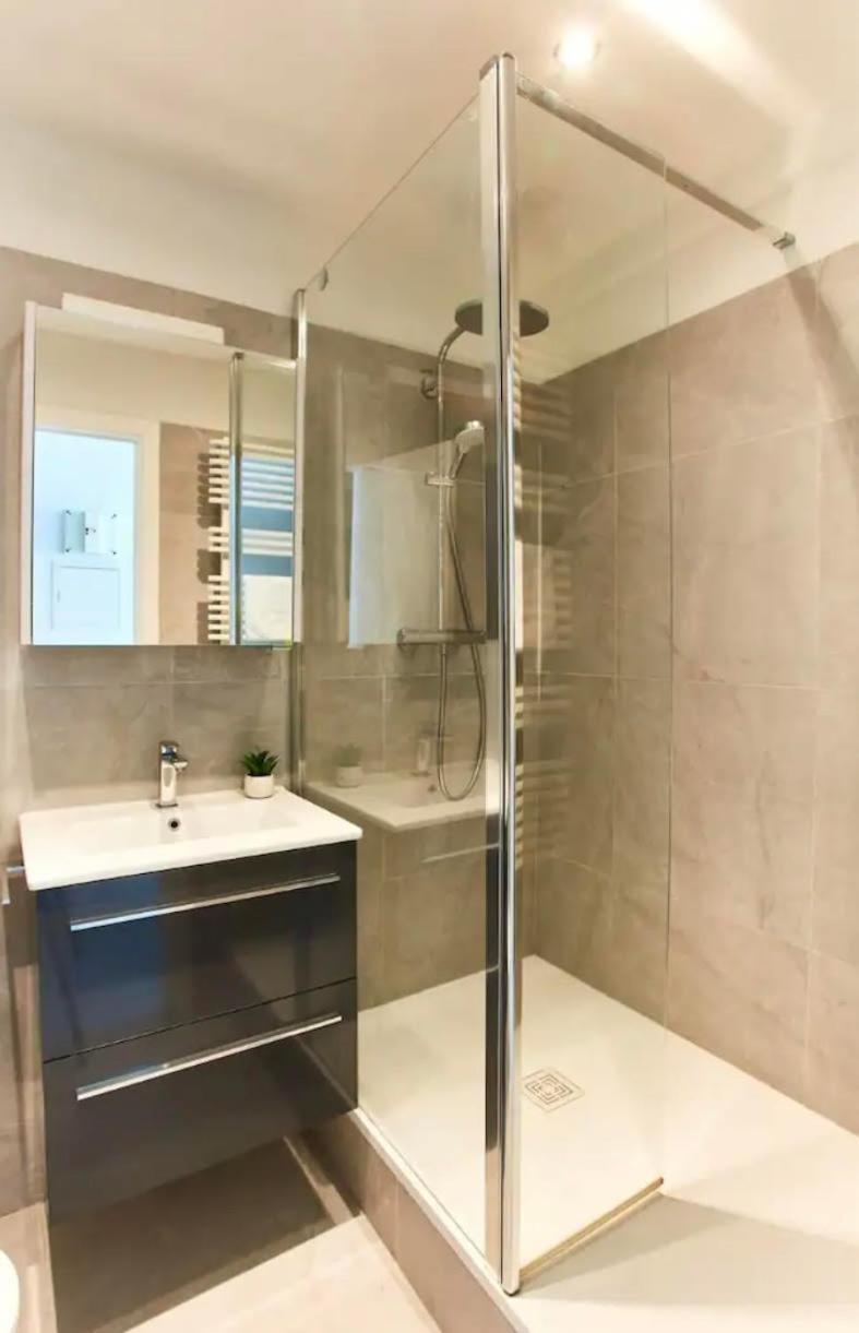 Modern 1Br By Parc Monceau Lejlighed Paris Eksteriør billede